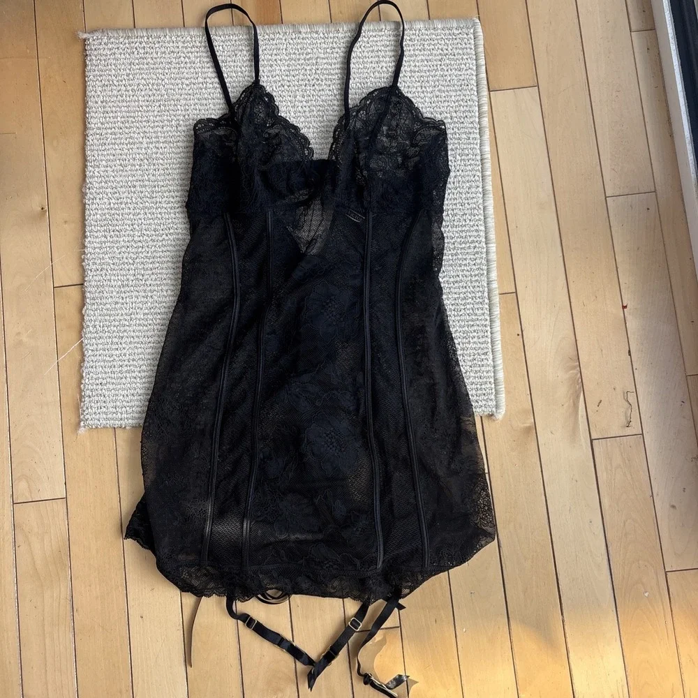Victoria's Secret Black Sexy Sheer Lace Lingerie Size Medium lace up back garter